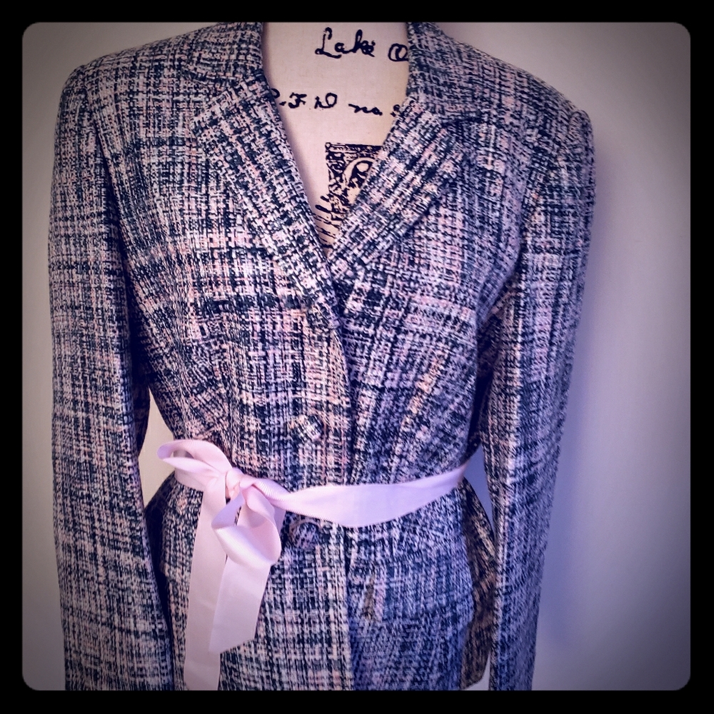 Feminine Pink Tweed Blazer with Ribbon Tie